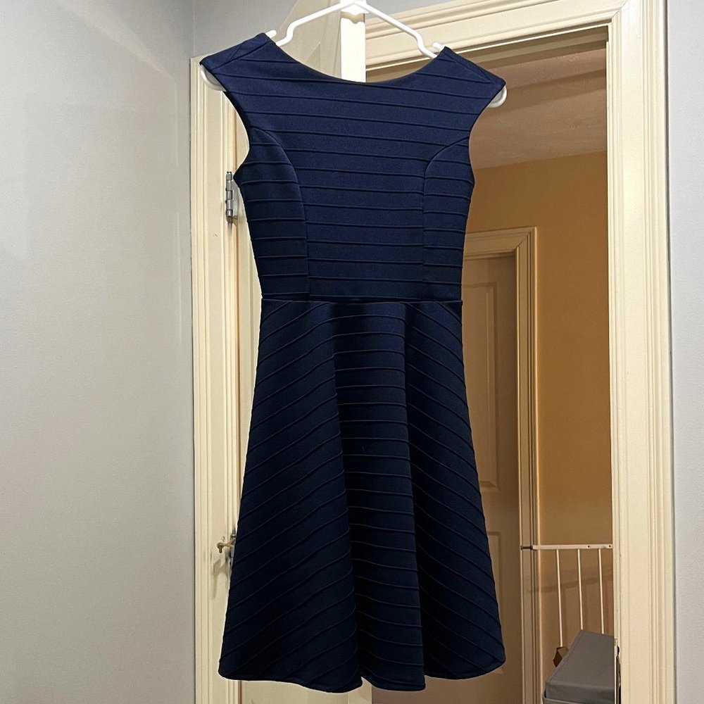 Un Deux Trois Kids Cap Sleeve Dress (Big Girl) - Size 14. Navy Blue.